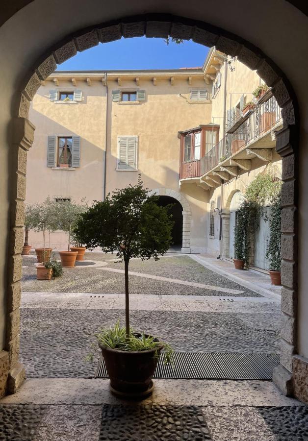 Appartement Antiche Colonne à Vérone Extérieur photo